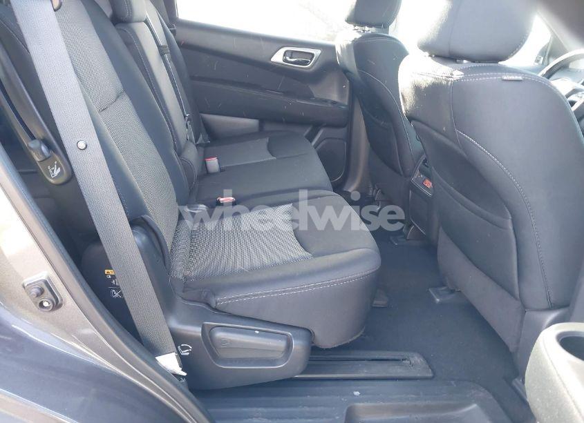 Photo 8 of 2017 Nissan Pathfinder SV (VIN 5N1DR2MM5HC909163)