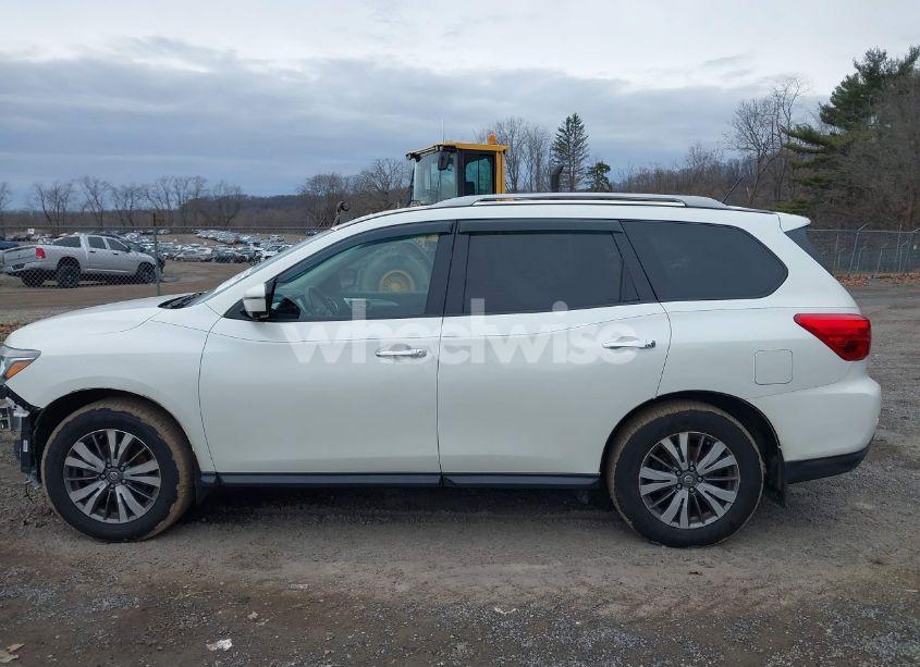 Photo 15 of 2018 Nissan Pathfinder SL (VIN 5N1DR2MM5JC613405)