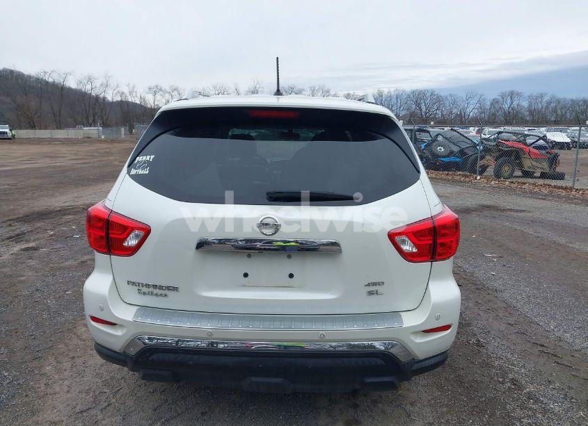 Photo 17 of 2018 Nissan Pathfinder SL (VIN 5N1DR2MM5JC613405)