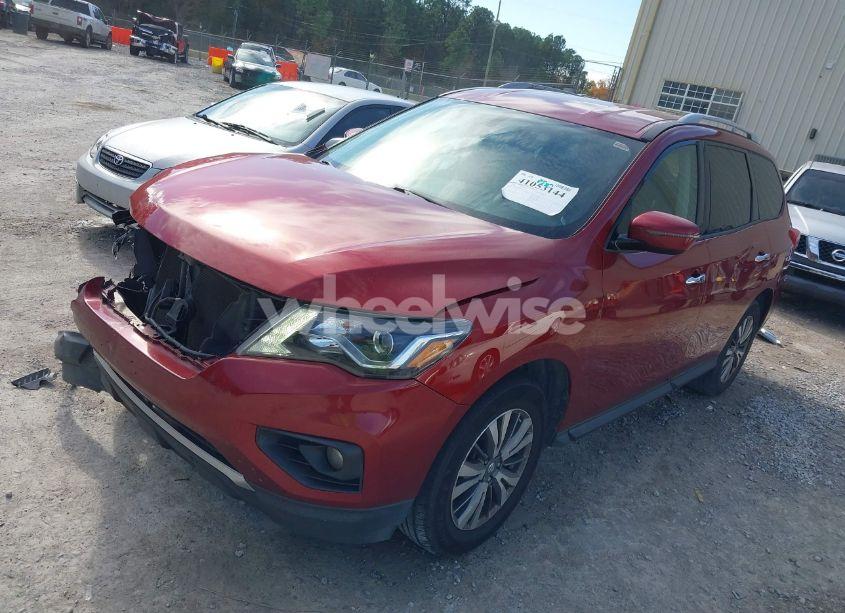 Photo 2 of 2018 Nissan Pathfinder SV (VIN 5N1DR2MM5JC645917)