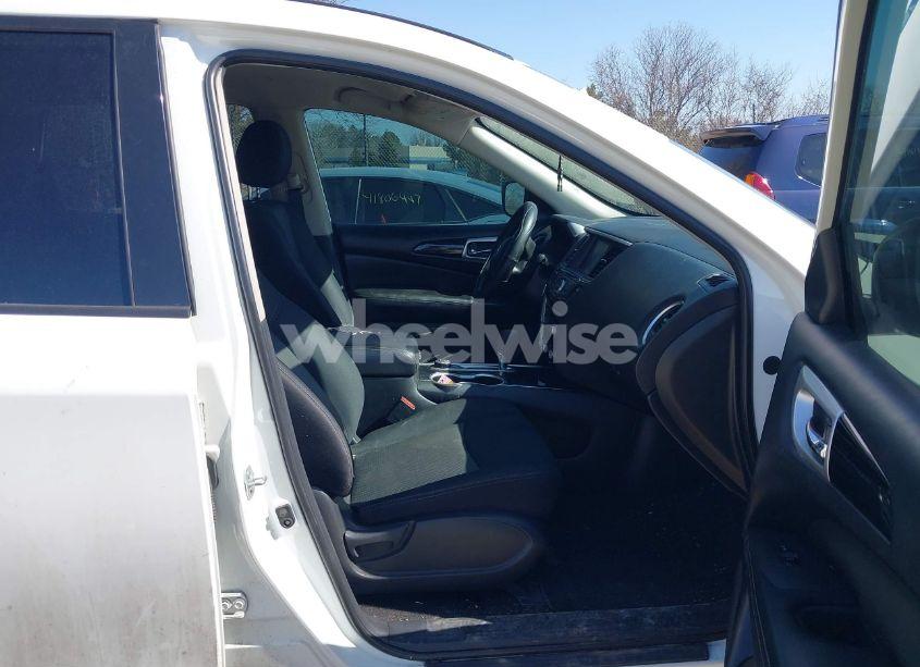 Photo 5 of 2018 Nissan Pathfinder SV (VIN 5N1DR2MM5JC670980)