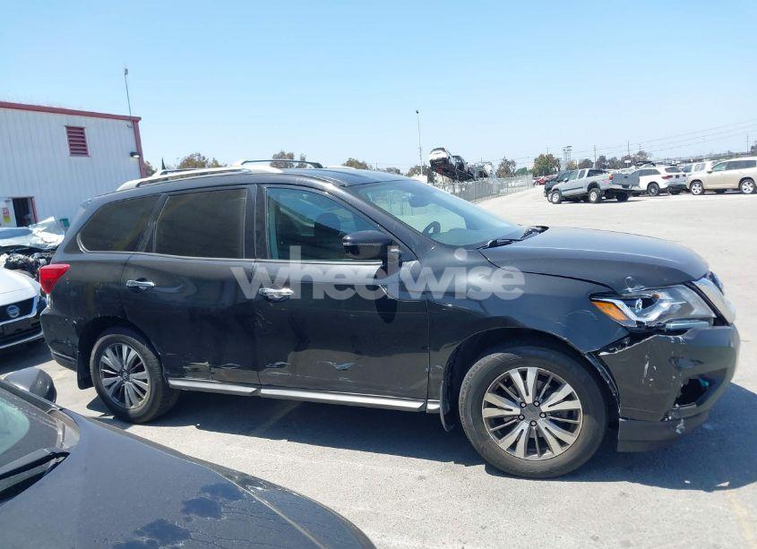 Photo 13 of 2017 Nissan Pathfinder SV (VIN 5N1DR2MM6HC615528)