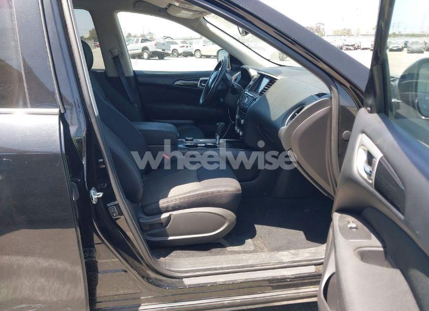 Photo 5 of 2017 Nissan Pathfinder SV (VIN 5N1DR2MM6HC615528)