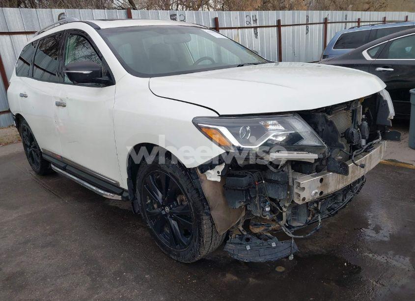 2017 Nissan Pathfinder PLATINUM (VIN 5N1DR2MM6HC660212) main photo