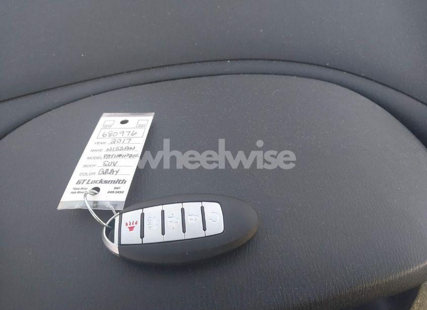 Photo 11 of 2017 Nissan Pathfinder SL (VIN 5N1DR2MM6HC680976)