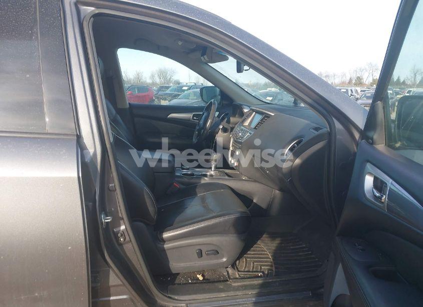 Photo 5 of 2017 Nissan Pathfinder SL (VIN 5N1DR2MM6HC680976)