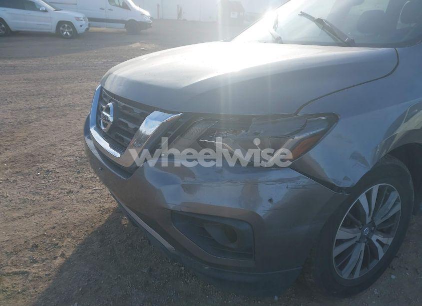 Photo 6 of 2017 Nissan Pathfinder SL (VIN 5N1DR2MM6HC680976)