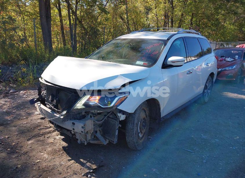 Photo 2 of 2017 Nissan Pathfinder SV (VIN 5N1DR2MM6HC696479)