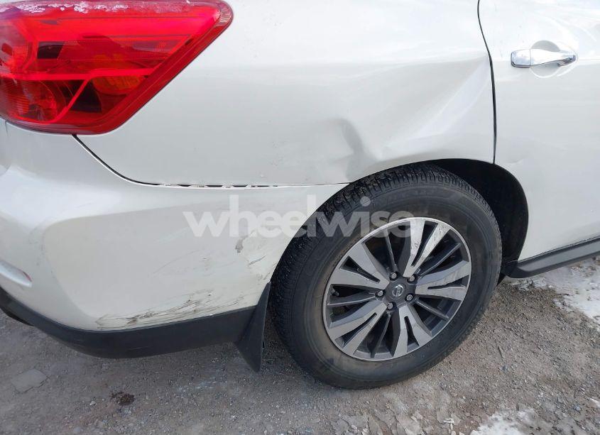 Photo 6 of 2017 Nissan Pathfinder SL (VIN 5N1DR2MM6HC909463)