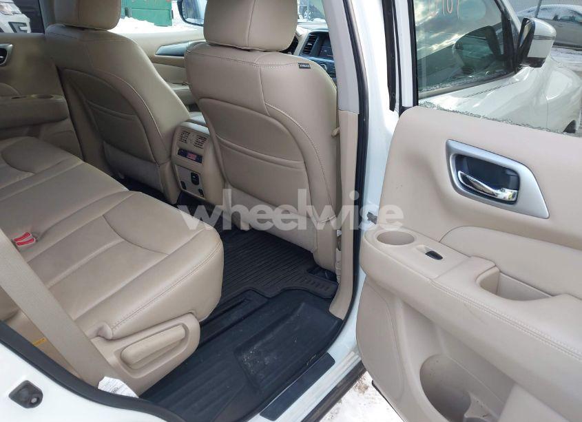 Photo 8 of 2017 Nissan Pathfinder SL (VIN 5N1DR2MM6HC909463)