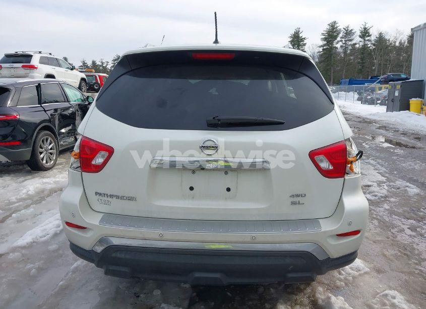 Photo 17 of 2018 Nissan Pathfinder SL (VIN 5N1DR2MM6JC603823)
