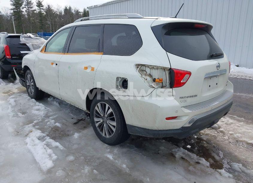 Photo 3 of 2018 Nissan Pathfinder SL (VIN 5N1DR2MM6JC603823)