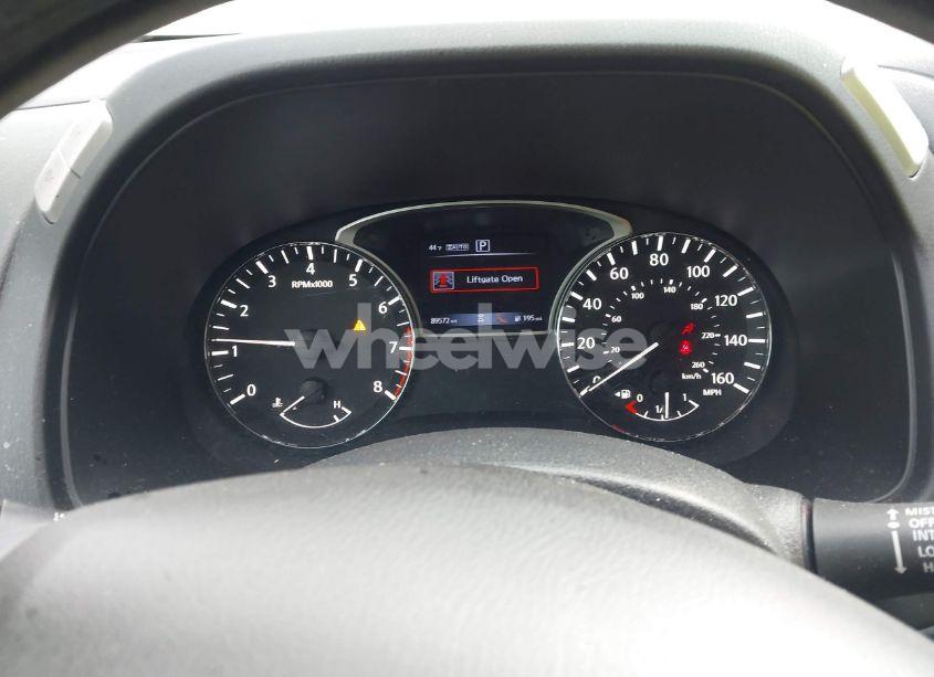 Photo 7 of 2018 Nissan Pathfinder SL (VIN 5N1DR2MM6JC603823)