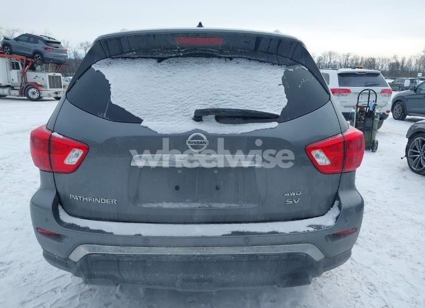 Photo 17 of 2018 Nissan Pathfinder SV (VIN 5N1DR2MM6JC613929)