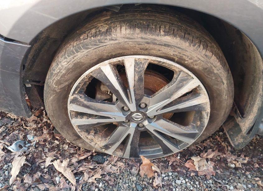 Photo 22 of 2018 Nissan Pathfinder PLATINUM (VIN 5N1DR2MM6JC625353)