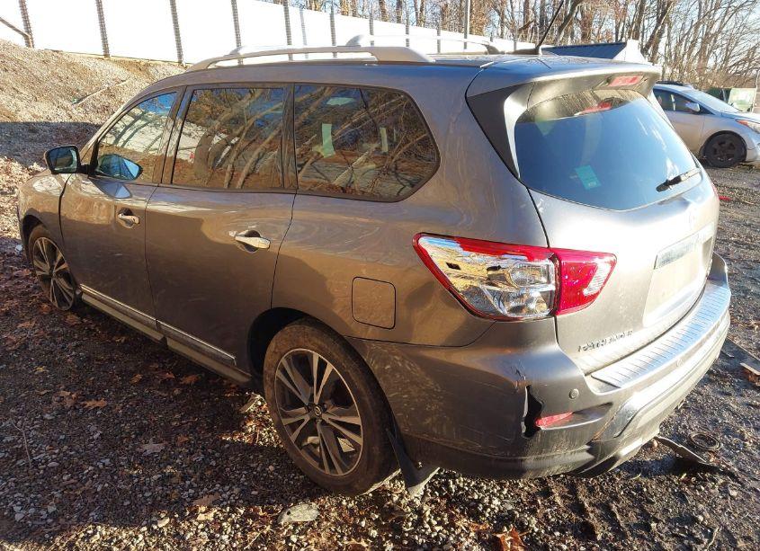 Photo 3 of 2018 Nissan Pathfinder PLATINUM (VIN 5N1DR2MM6JC625353)