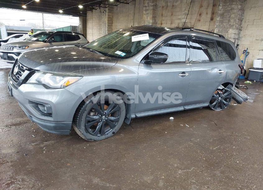 Photo 2 of 2018 Nissan Pathfinder SL (VIN 5N1DR2MM6JC644128)