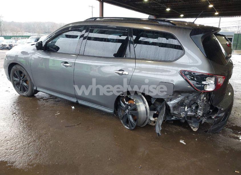 Photo 3 of 2018 Nissan Pathfinder SL (VIN 5N1DR2MM6JC644128)