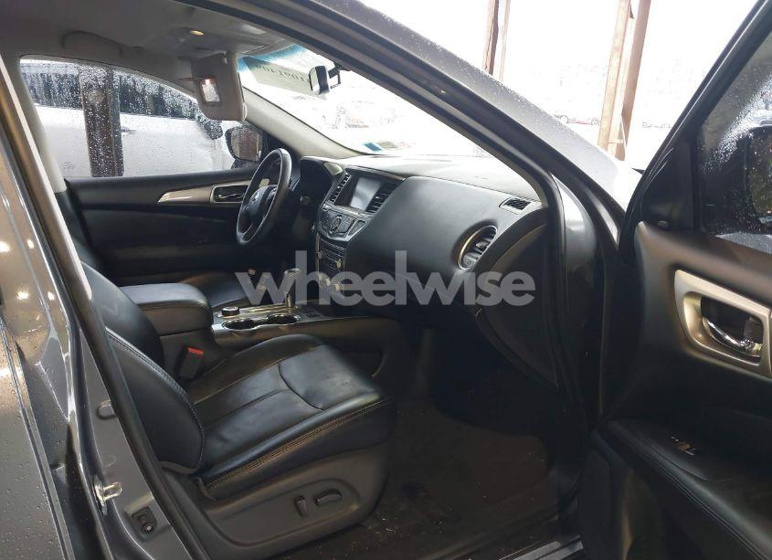 Photo 5 of 2018 Nissan Pathfinder SL (VIN 5N1DR2MM6JC644128)