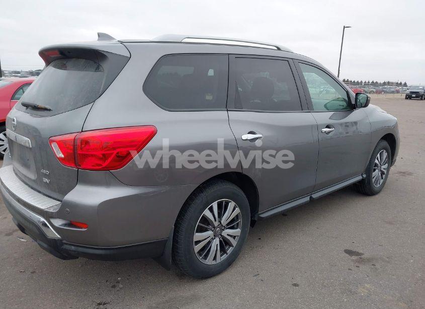 Photo 4 of 2019 Nissan Pathfinder SV (VIN 5N1DR2MM6KC641697)