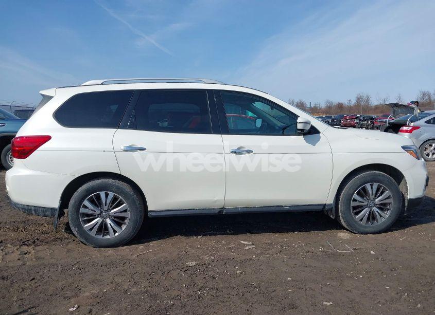Photo 13 of 2017 Nissan Pathfinder SL (VIN 5N1DR2MM7HC610550)