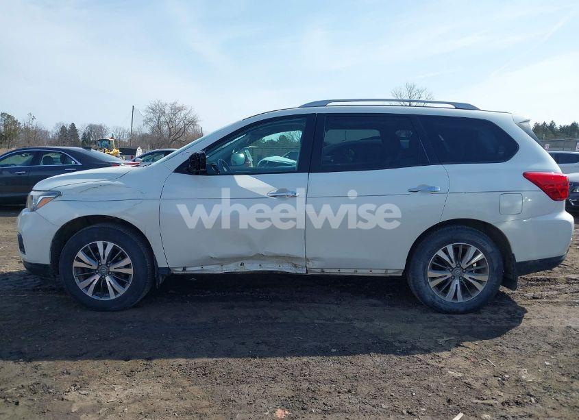 Photo 14 of 2017 Nissan Pathfinder SL (VIN 5N1DR2MM7HC610550)