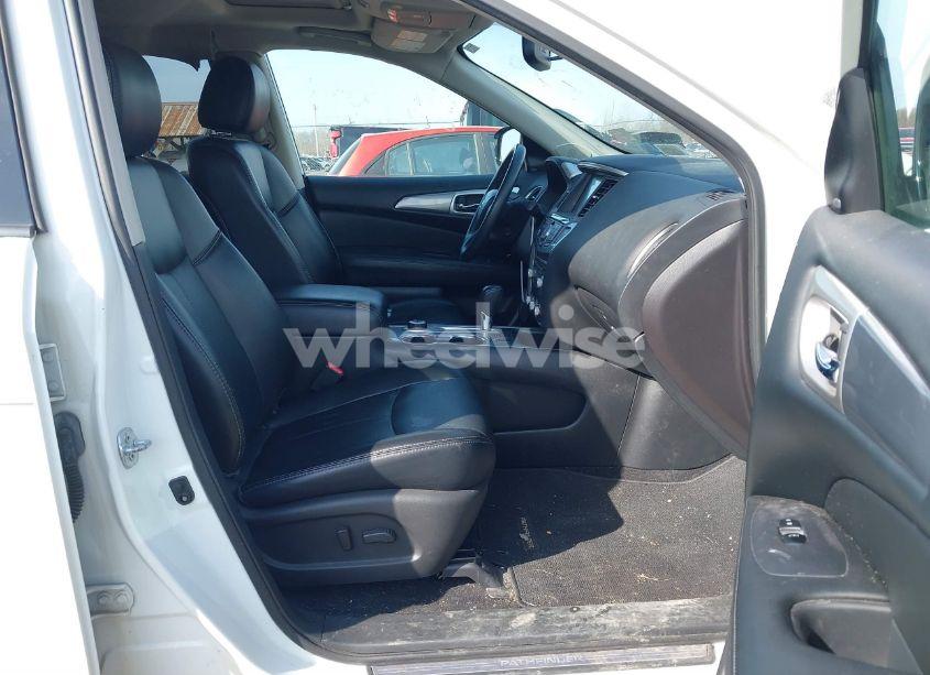 Photo 5 of 2017 Nissan Pathfinder SL (VIN 5N1DR2MM7HC610550)