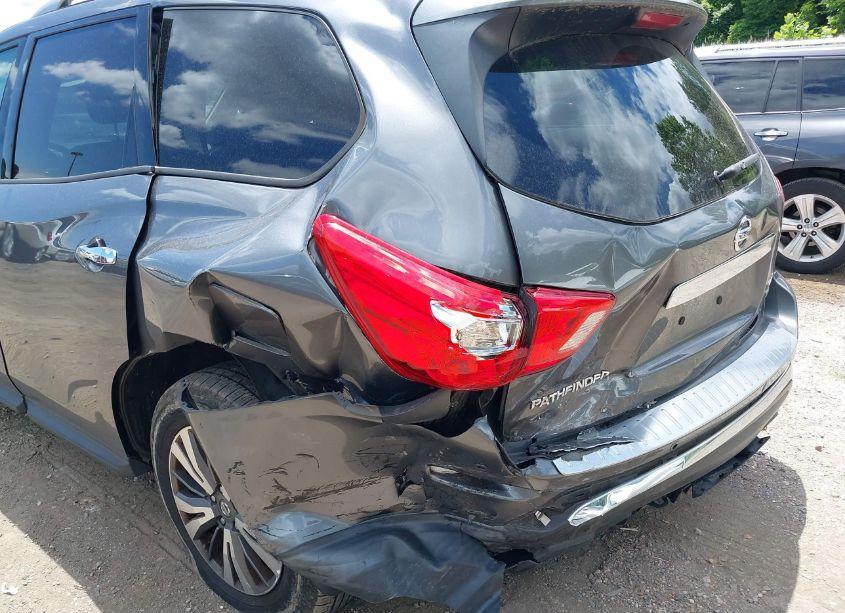 Photo 6 of 2017 Nissan Pathfinder SL (VIN 5N1DR2MM7HC656296)