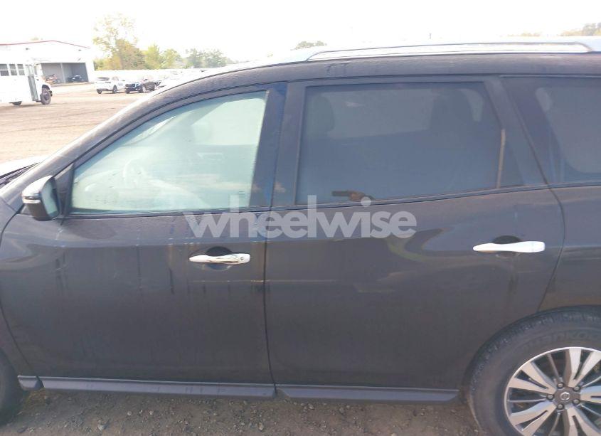 Photo 14 of 2017 Nissan Pathfinder SV (VIN 5N1DR2MM7HC661529)