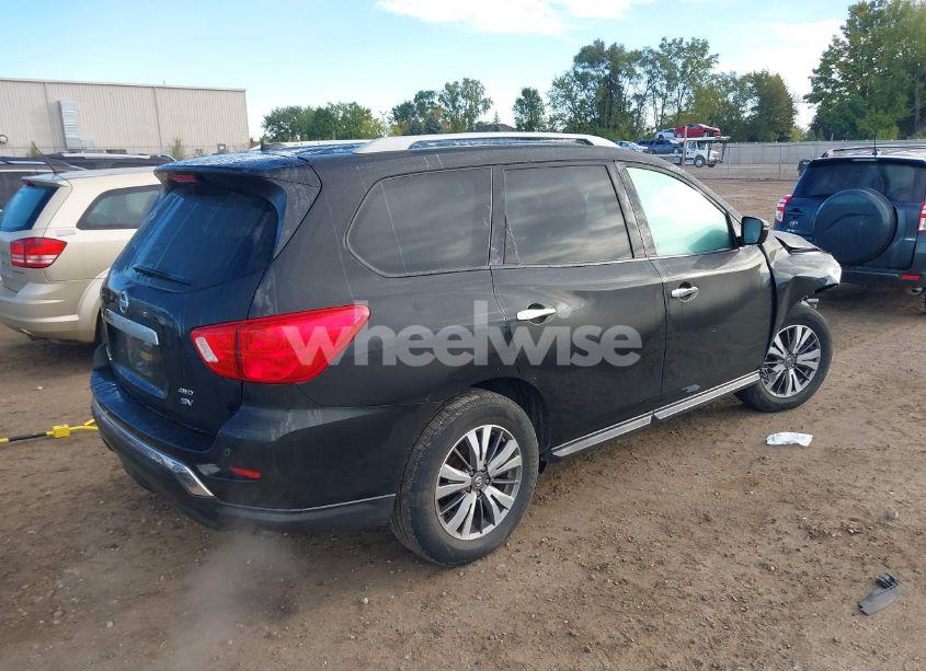 Photo 4 of 2017 Nissan Pathfinder SV (VIN 5N1DR2MM7HC661529)