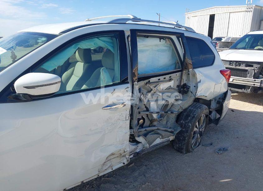 Photo 6 of 2017 Nissan Pathfinder S (VIN 5N1DR2MM7HC673860)