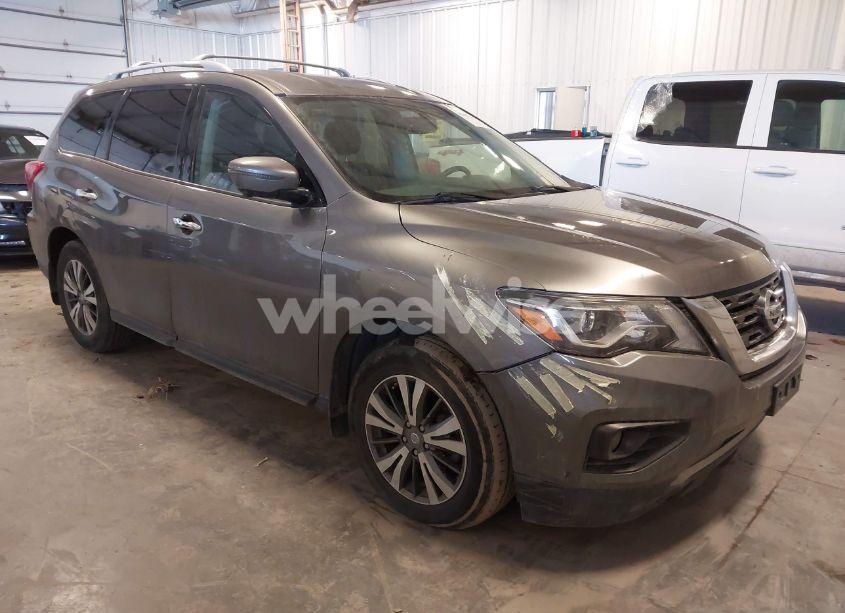 2017 Nissan Pathfinder SL (VIN 5N1DR2MM7HC676161) main photo