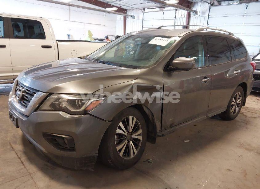 Photo 2 of 2017 Nissan Pathfinder SL (VIN 5N1DR2MM7HC676161)