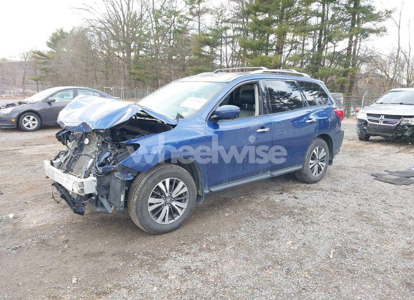 Photo 2 of 2017 Nissan Pathfinder SL (VIN 5N1DR2MM7HC676788)