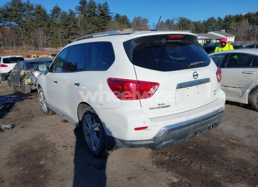 Photo 3 of 2018 Nissan Pathfinder SL (VIN 5N1DR2MM7JC603796)