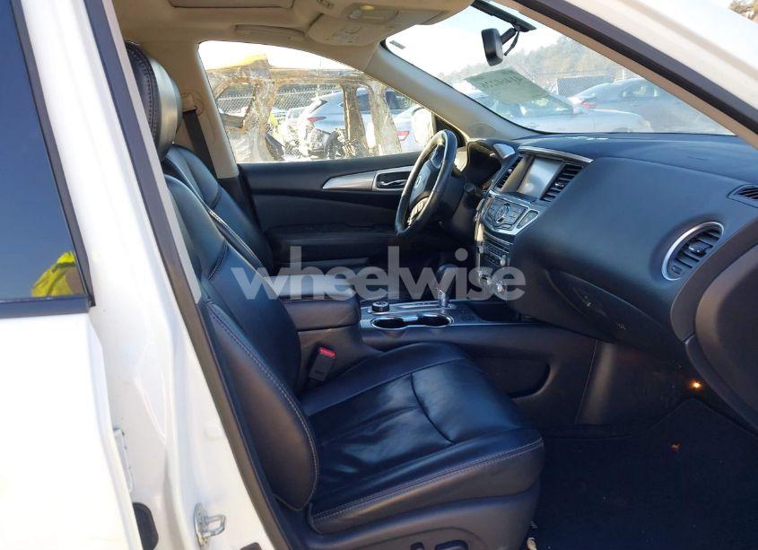 Photo 5 of 2018 Nissan Pathfinder SL (VIN 5N1DR2MM7JC603796)