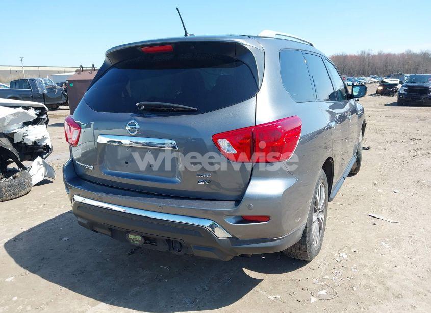 Photo 4 of 2018 Nissan Pathfinder S/SV/SL/PLATINUM (VIN 5N1DR2MM7JC605905)