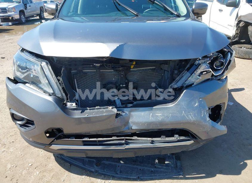 Photo 6 of 2018 Nissan Pathfinder S/SV/SL/PLATINUM (VIN 5N1DR2MM7JC605905)