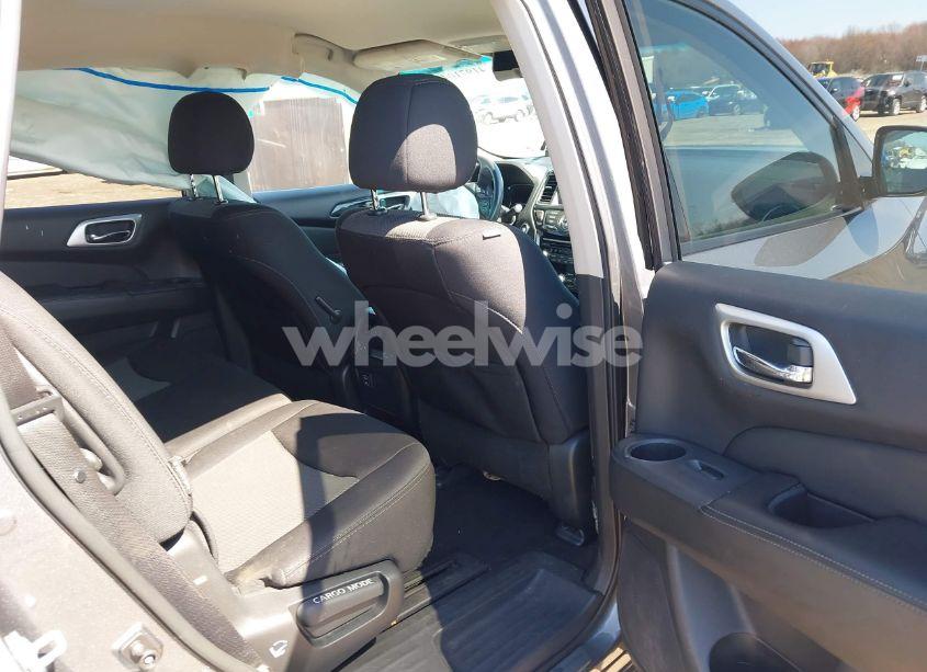 Photo 8 of 2018 Nissan Pathfinder S/SV/SL/PLATINUM (VIN 5N1DR2MM7JC605905)