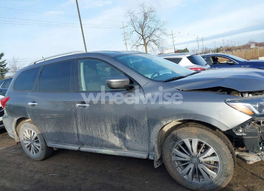 Photo 13 of 2018 Nissan Pathfinder S (VIN 5N1DR2MM7JC626401)