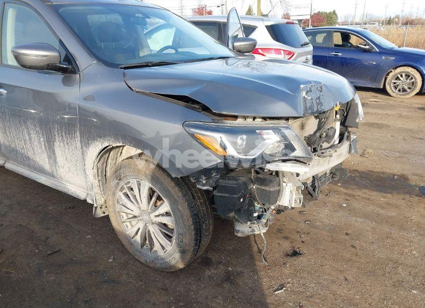 Photo 6 of 2018 Nissan Pathfinder S (VIN 5N1DR2MM7JC626401)