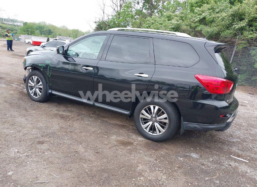 Photo 3 of 2018 Nissan Pathfinder S (VIN 5N1DR2MM7JC675369)
