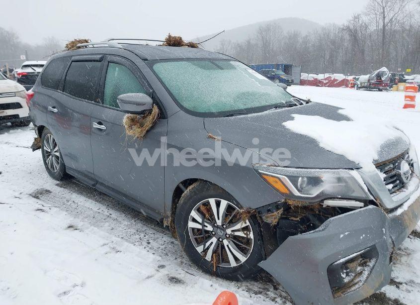 2017 Nissan Pathfinder S (VIN 5N1DR2MM8HC612162) main photo
