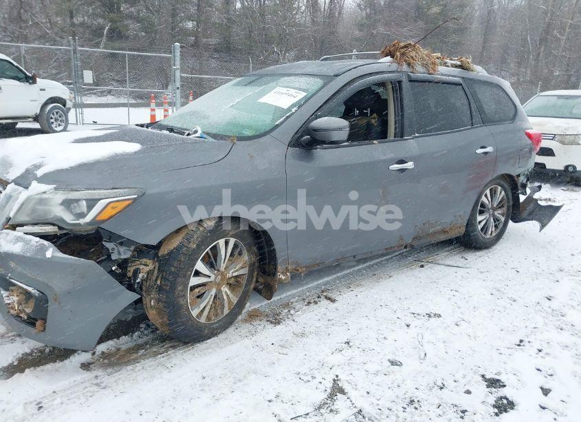 Photo 2 of 2017 Nissan Pathfinder S (VIN 5N1DR2MM8HC612162)
