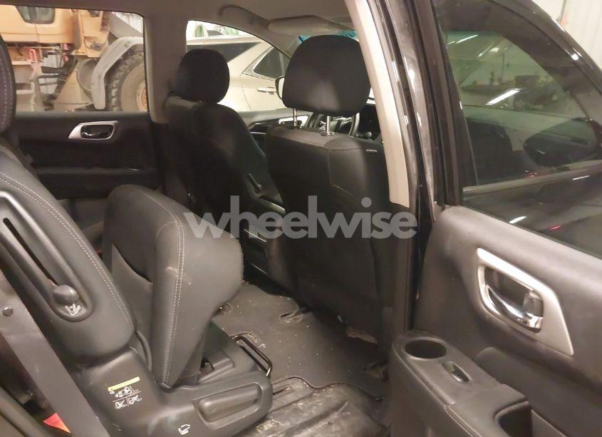 Photo 8 of 2017 Nissan Pathfinder S (VIN 5N1DR2MM8HC640947)