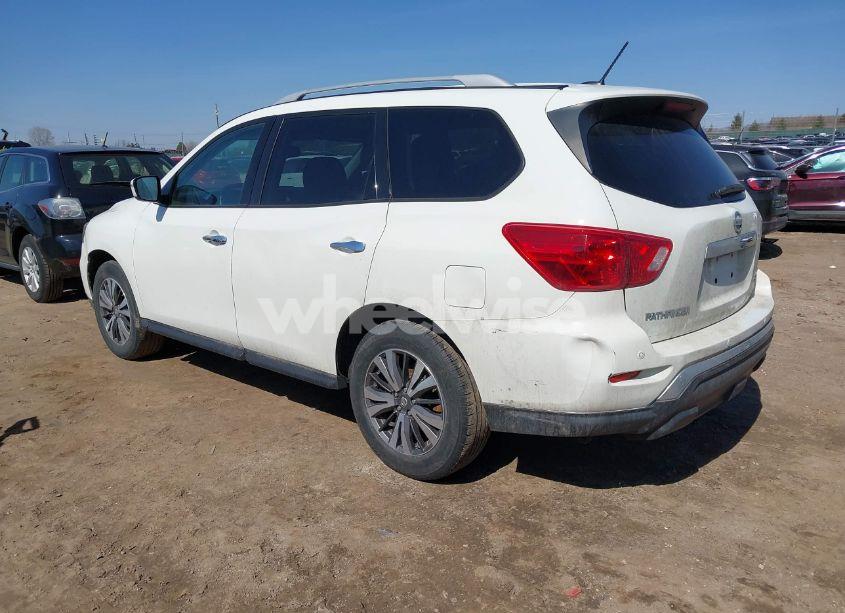 Photo 3 of 2017 Nissan Pathfinder SV (VIN 5N1DR2MM8HC667792)