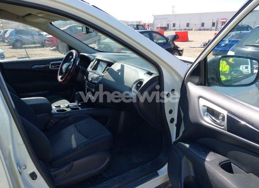 Photo 5 of 2017 Nissan Pathfinder SV (VIN 5N1DR2MM8HC667792)