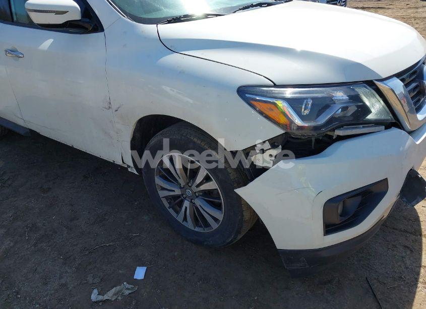 Photo 6 of 2017 Nissan Pathfinder SV (VIN 5N1DR2MM8HC667792)