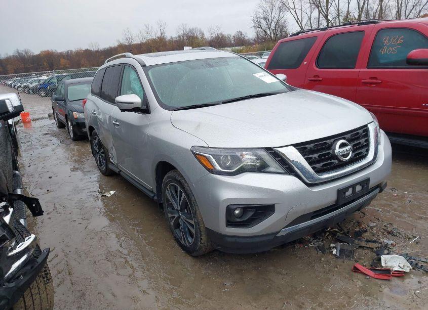 2017 Nissan Pathfinder PLATINUM (VIN 5N1DR2MM8HC670952) main photo