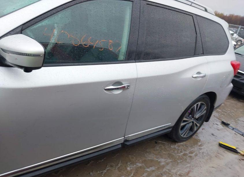 Photo 14 of 2017 Nissan Pathfinder PLATINUM (VIN 5N1DR2MM8HC670952)